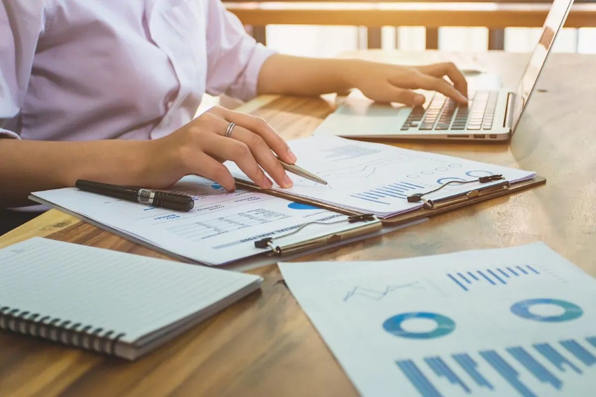 Why Your Business Should Outsource Accounts Payable Services