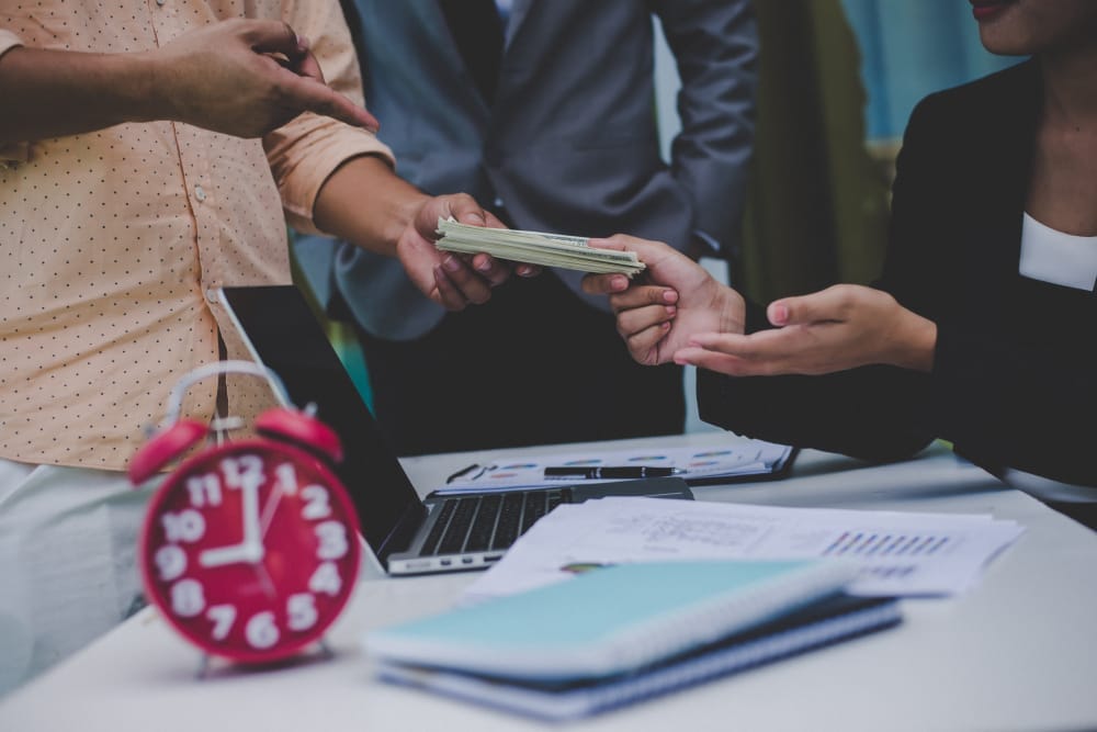 5 Ways Outsourced CPAs Help Small Businesses Save Money and Time